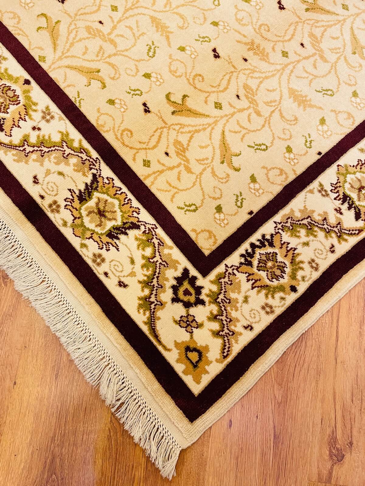 Angora Usak Handwoven Rug – 000012 by Camel Carpet