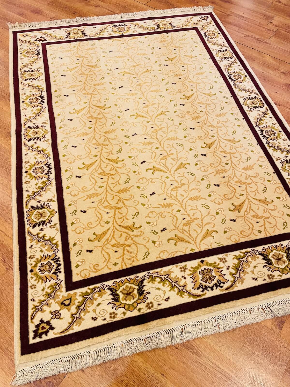 Angora Usak Handwoven Rug – 000012 by Camel Carpet