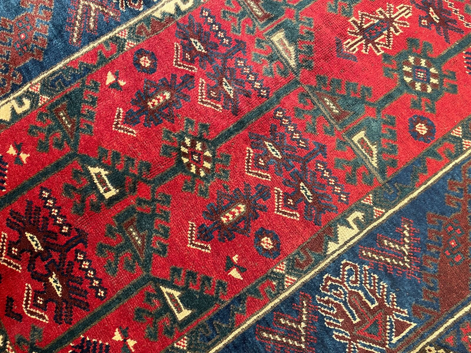 Antalya Dosemealti Handwoven Rug – 25371 by Camel Carpet