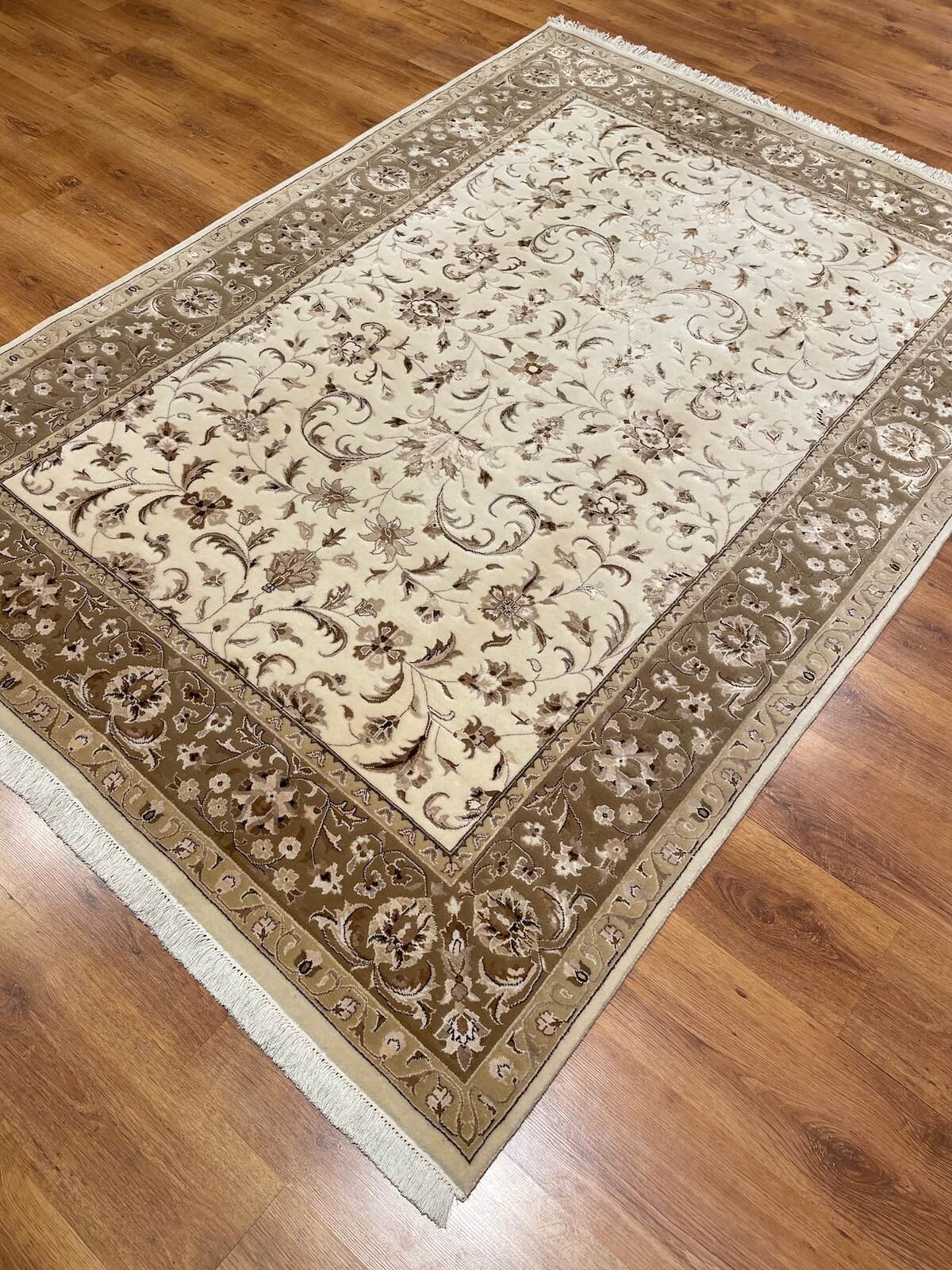 Antik Silk-Blend Usak Handwoven Rug – 062133 by Camel Carpet