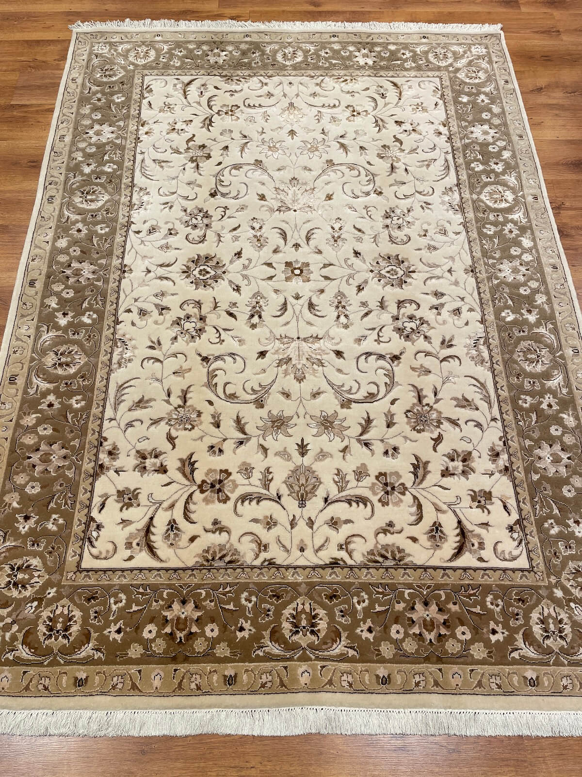 Antik Silk-Blend Usak Handwoven Rug – 062133 by Camel Carpet