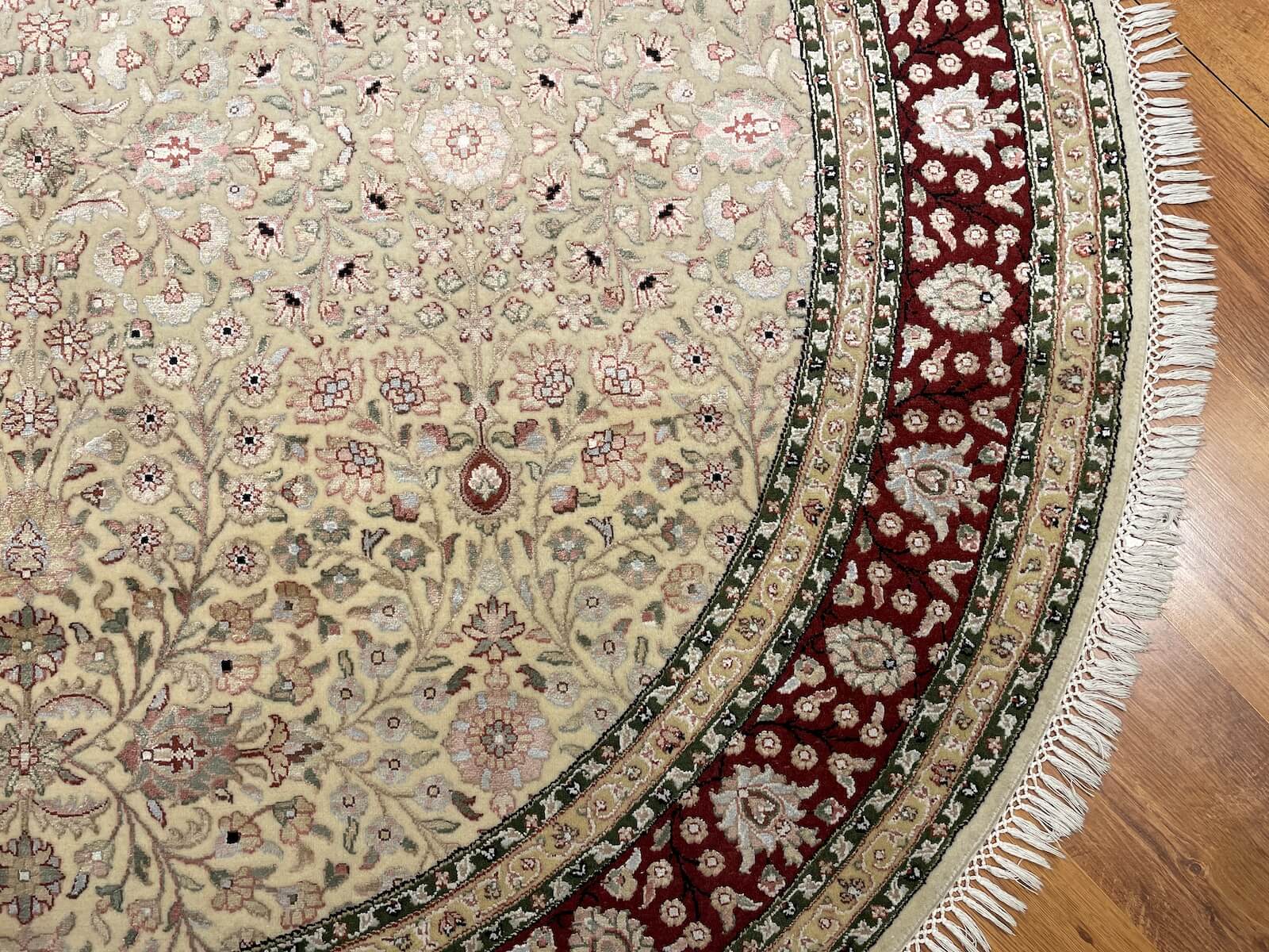 Antik Silk-Blend Usak Handwoven Round Rug – 195X195 by Camel Carpet