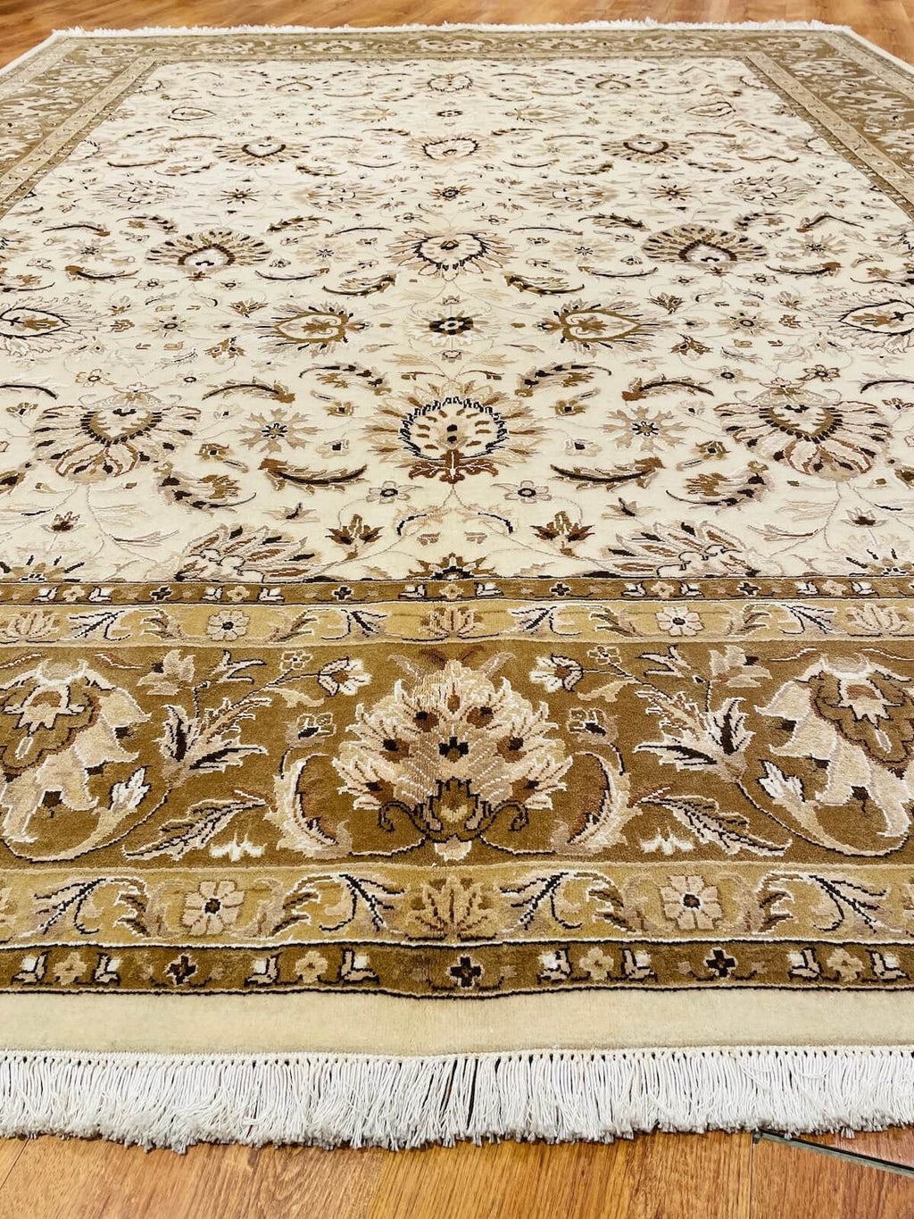 Antik Silk-Blend Usak Handwoven Rug – 057287 by Camel Carpet