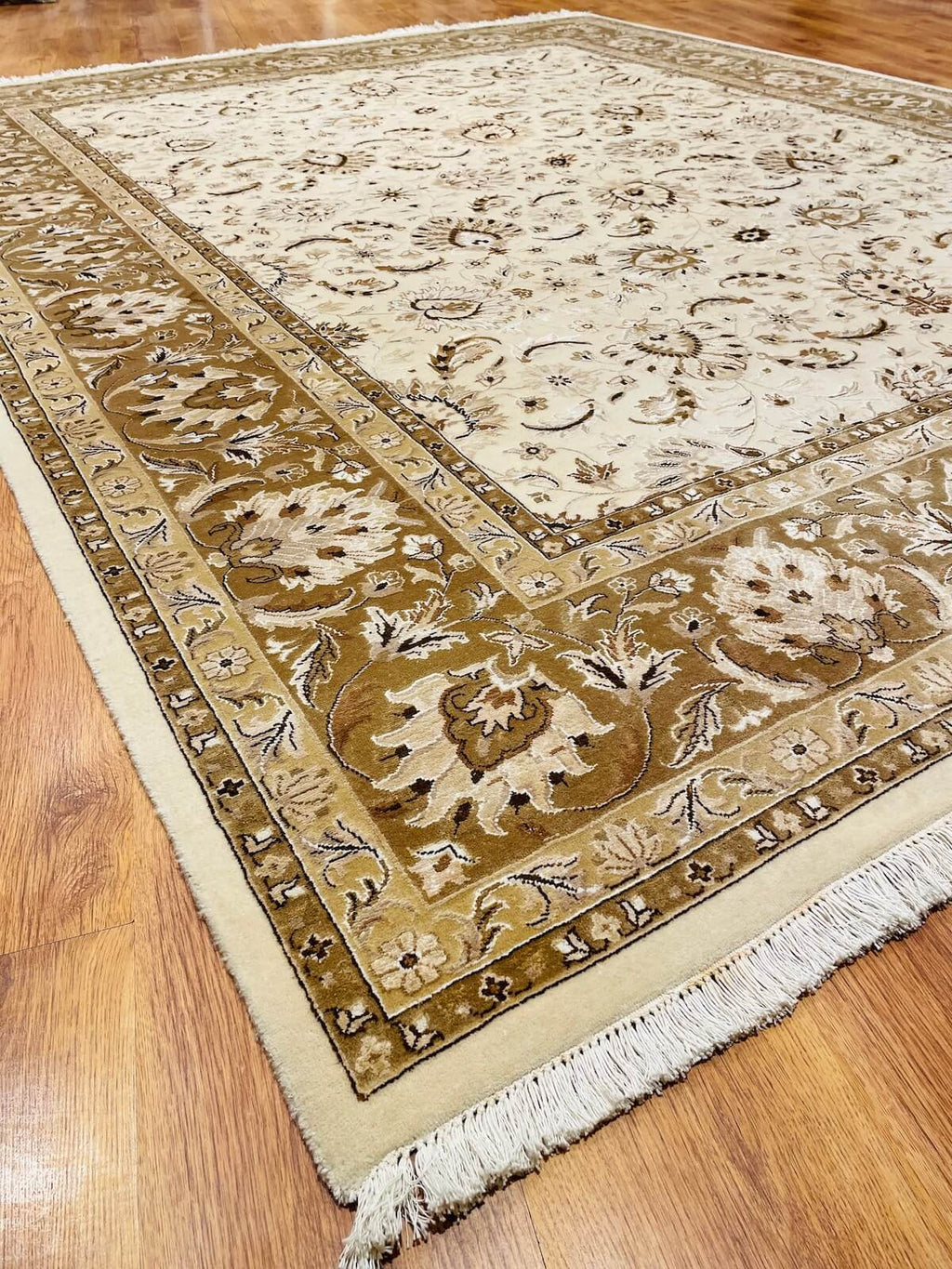 Antik Silk-Blend Usak Handwoven Rug – 057287 by Camel Carpet