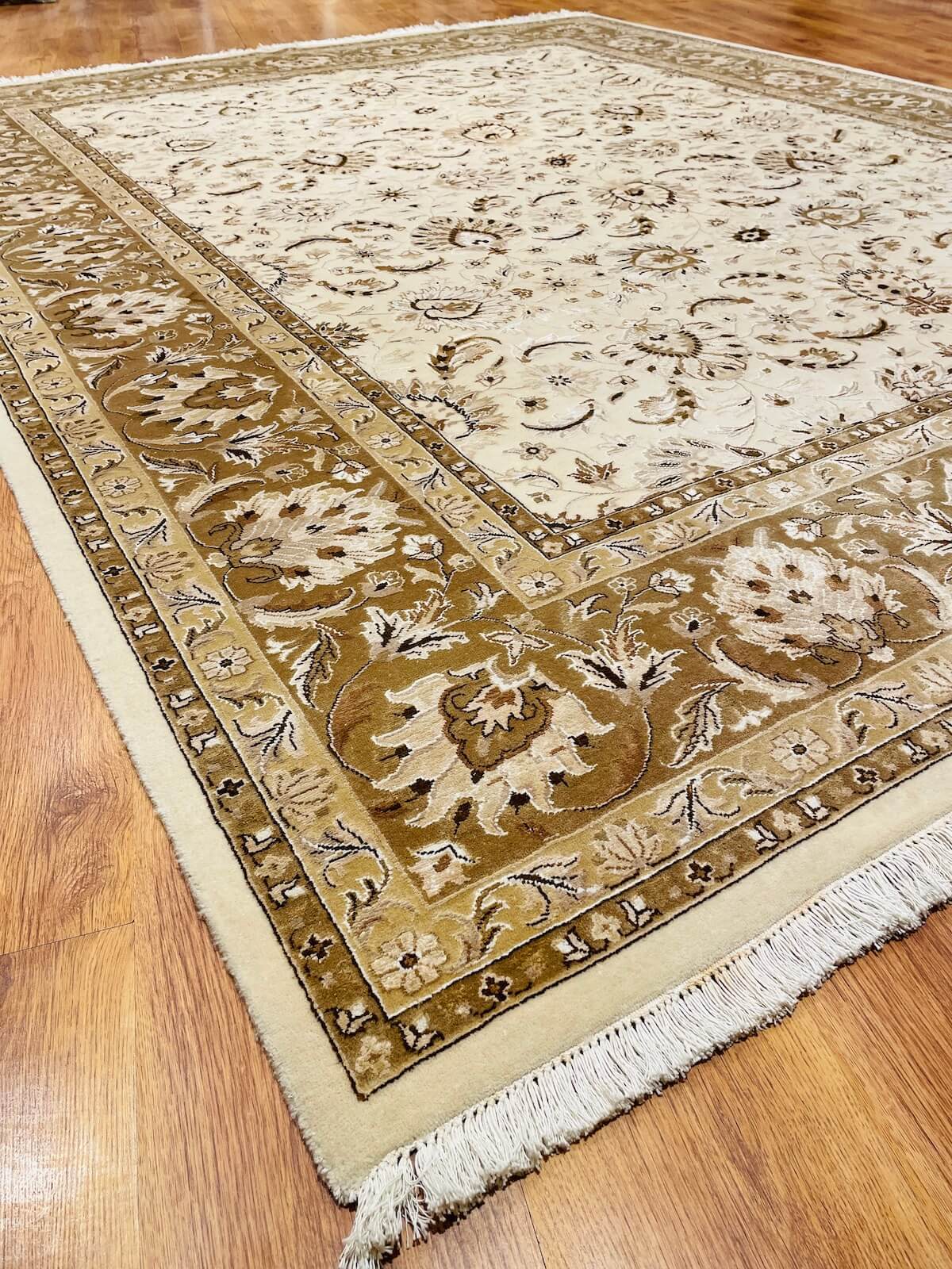 Antik Silk-Blend Usak Handwoven Rug – 057287 by Camel Carpet