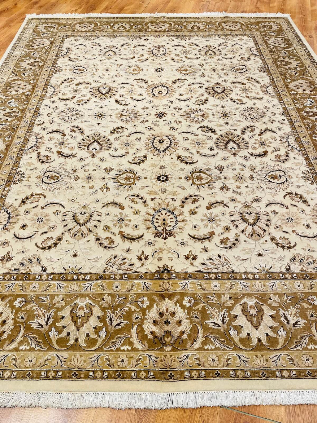 Antik Silk-Blend Usak Handwoven Rug – 057287 by Camel Carpet