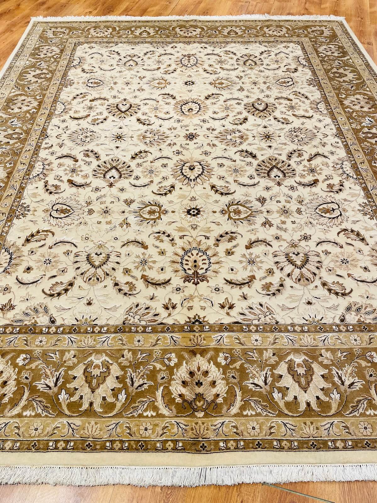 Antik Silk-Blend Usak Handwoven Rug – 057287 by Camel Carpet