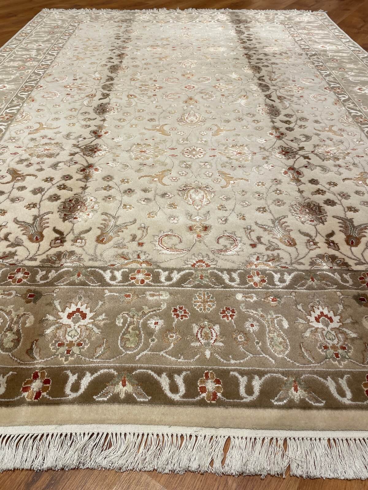 Antik Silk-Blend Usak Handwoven Rug – 062158 by Camel Carpet
