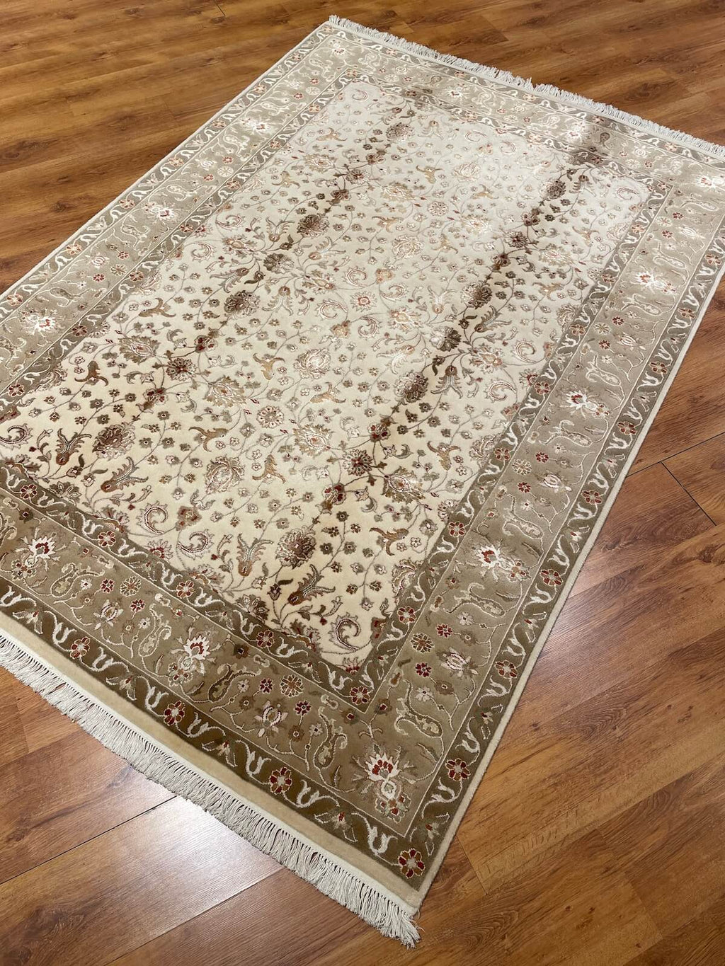 Antik Silk-Blend Usak Handwoven Rug – 062158 by Camel Carpet