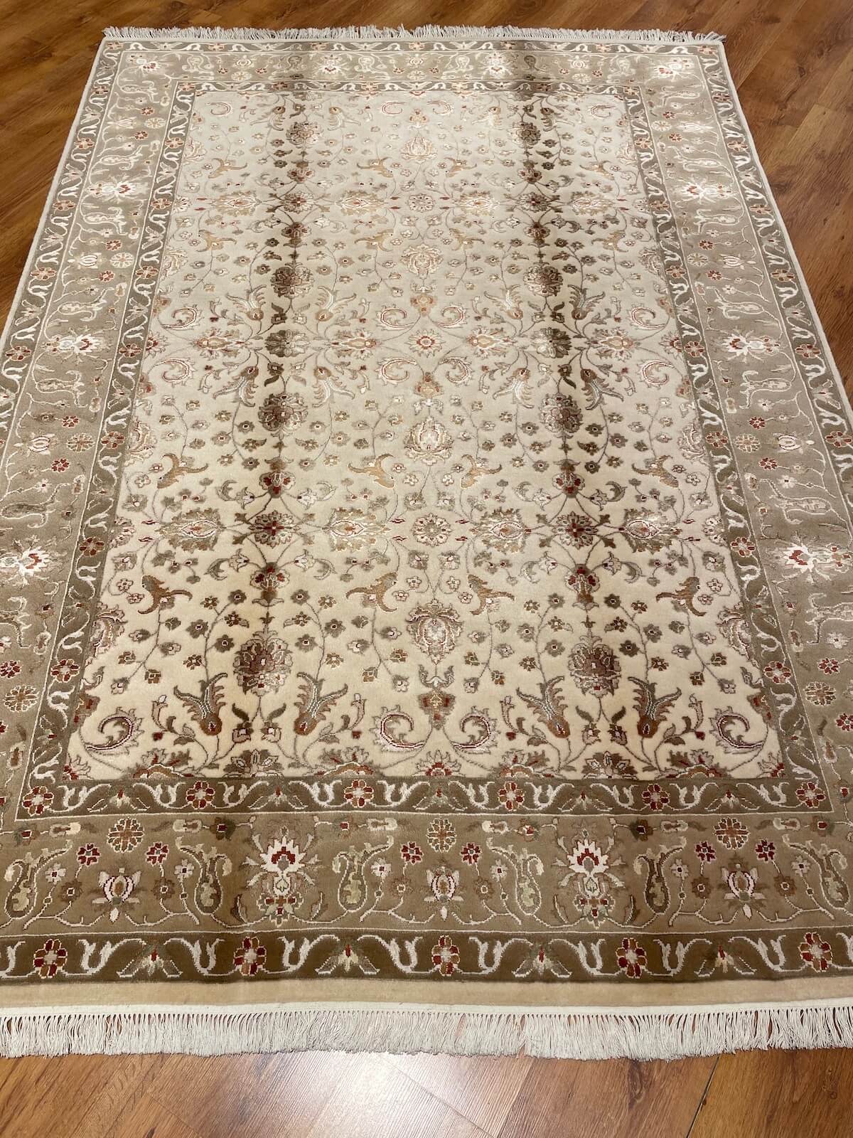 Antik Silk-Blend Usak Handwoven Rug – 062158 by Camel Carpet
