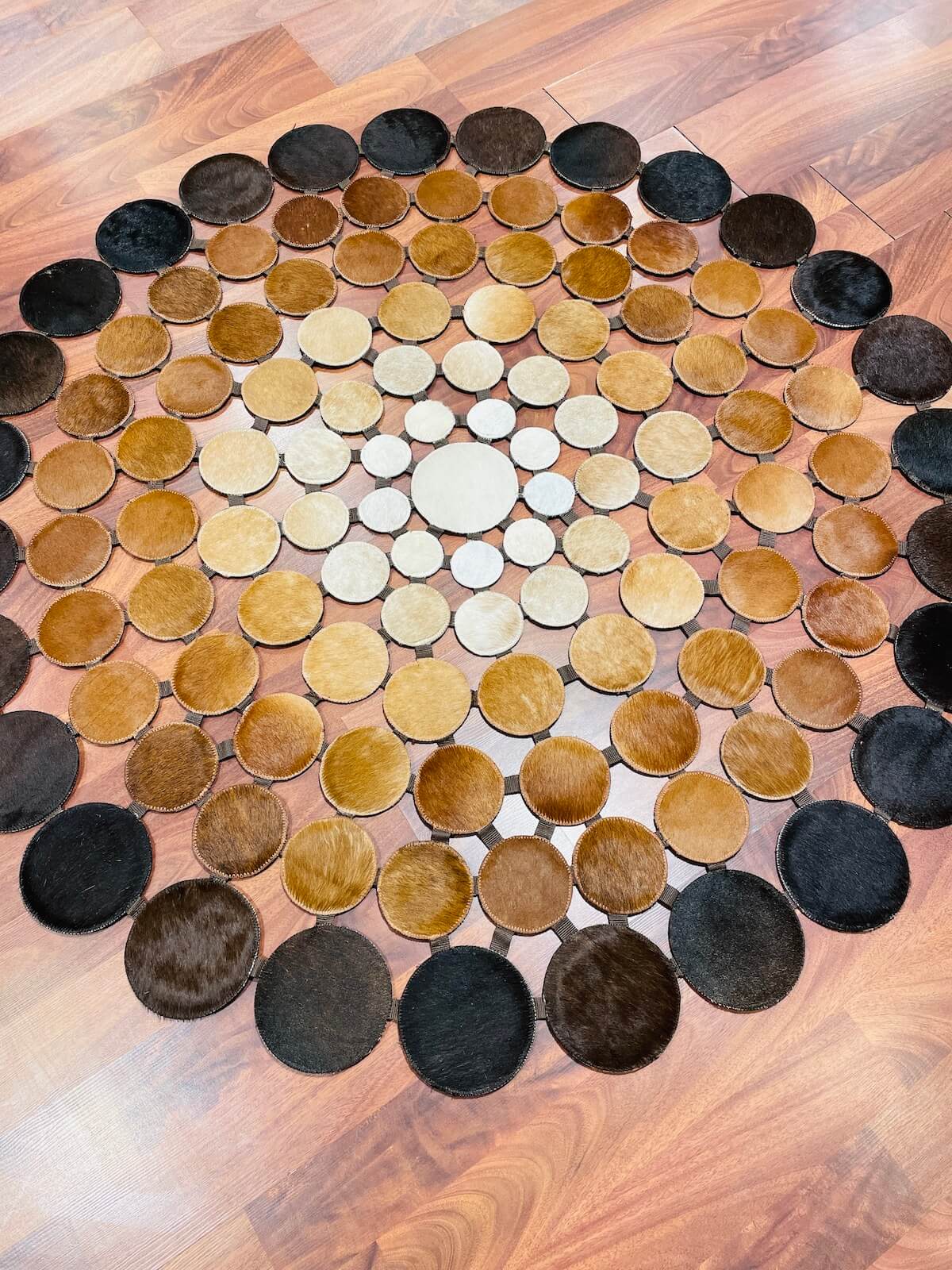 Polka Dot Round Original Leather Rug – 150X150 by Camel Carpet
