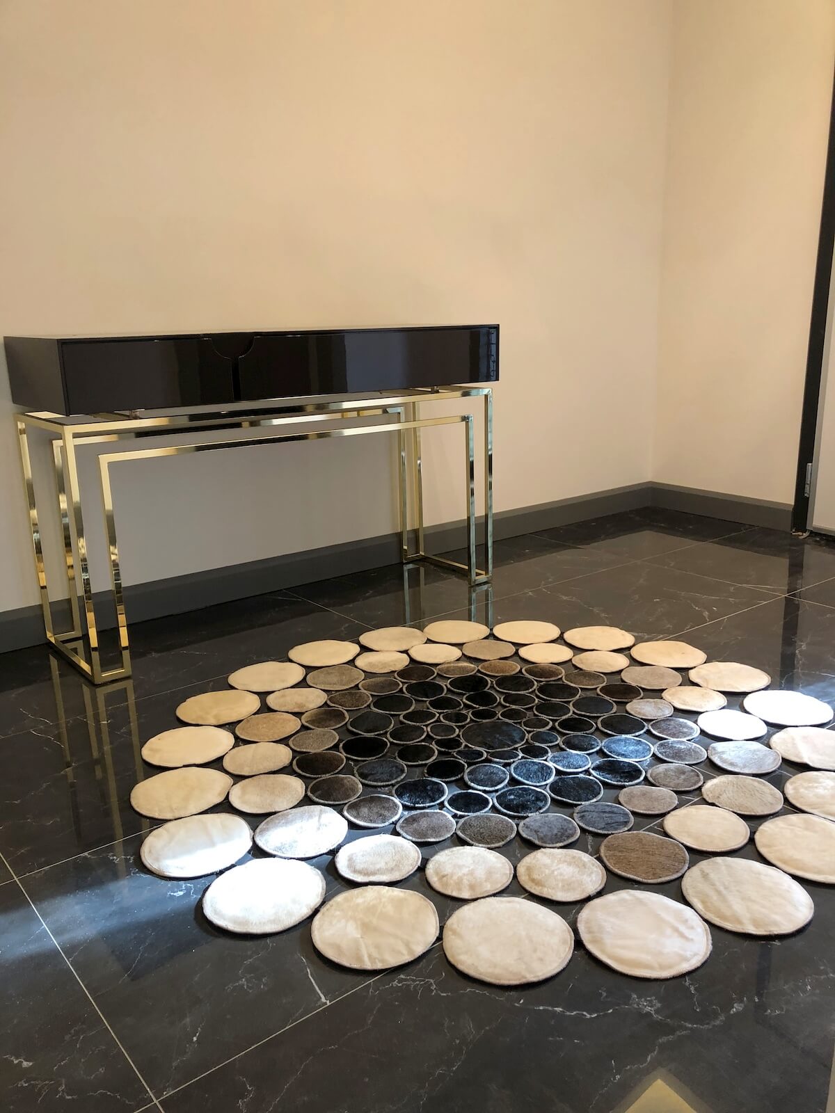 Polka Dot Round Original Leather Rug – 150X150 by Camel Carpet