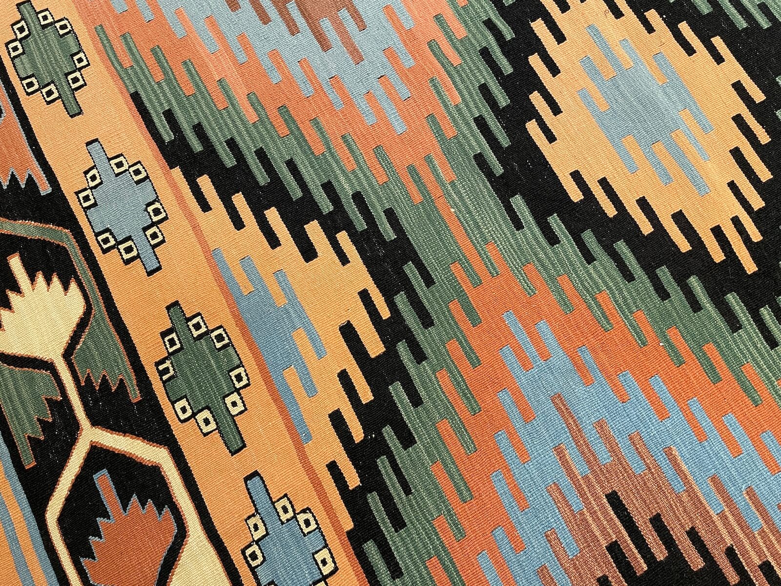 Anatolian Handwoven Kilim – 010841 by Camel Carpet