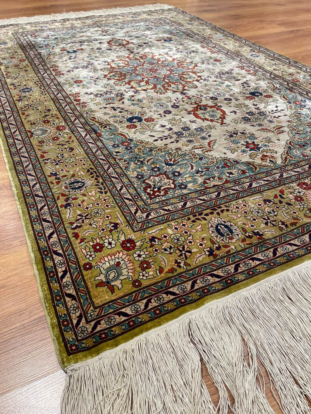 Hereke Pure Silk Madalyon Patterned Handwoven Rug – 99X155 by Camel Carpet