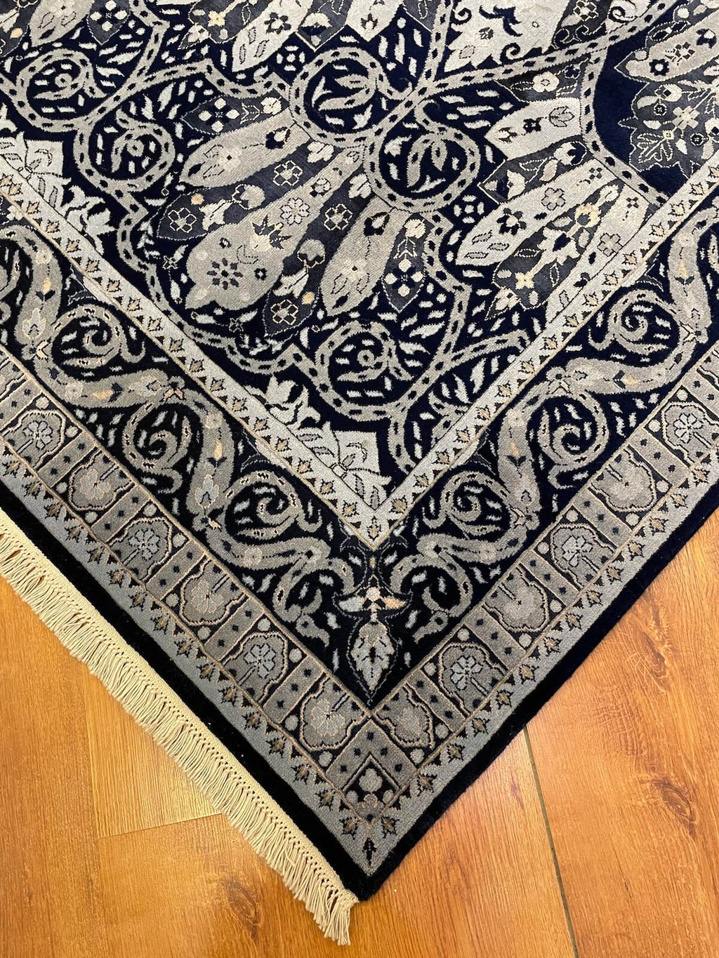 Hurrem Silk-Blend Usak Handwoven Rug – 153X238 by Camel Carpet