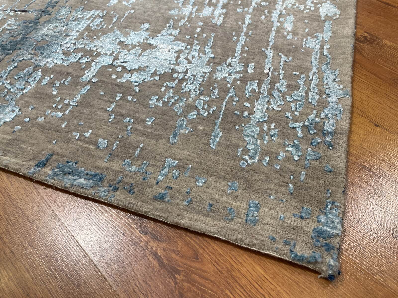 Illusion Bambu Handwoven Rug – 066518 by Camel Carpet