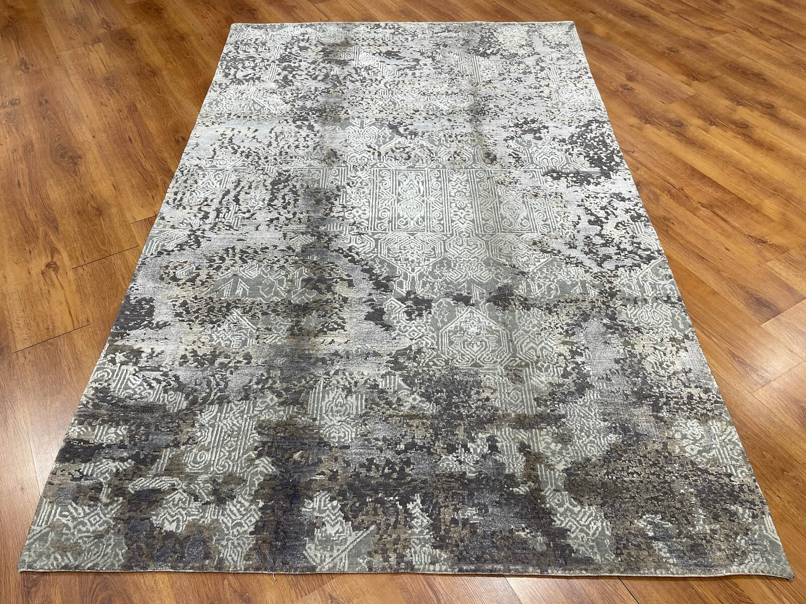 Illusion Bambu Handwoven Rug – 066526 by Camel Carpet