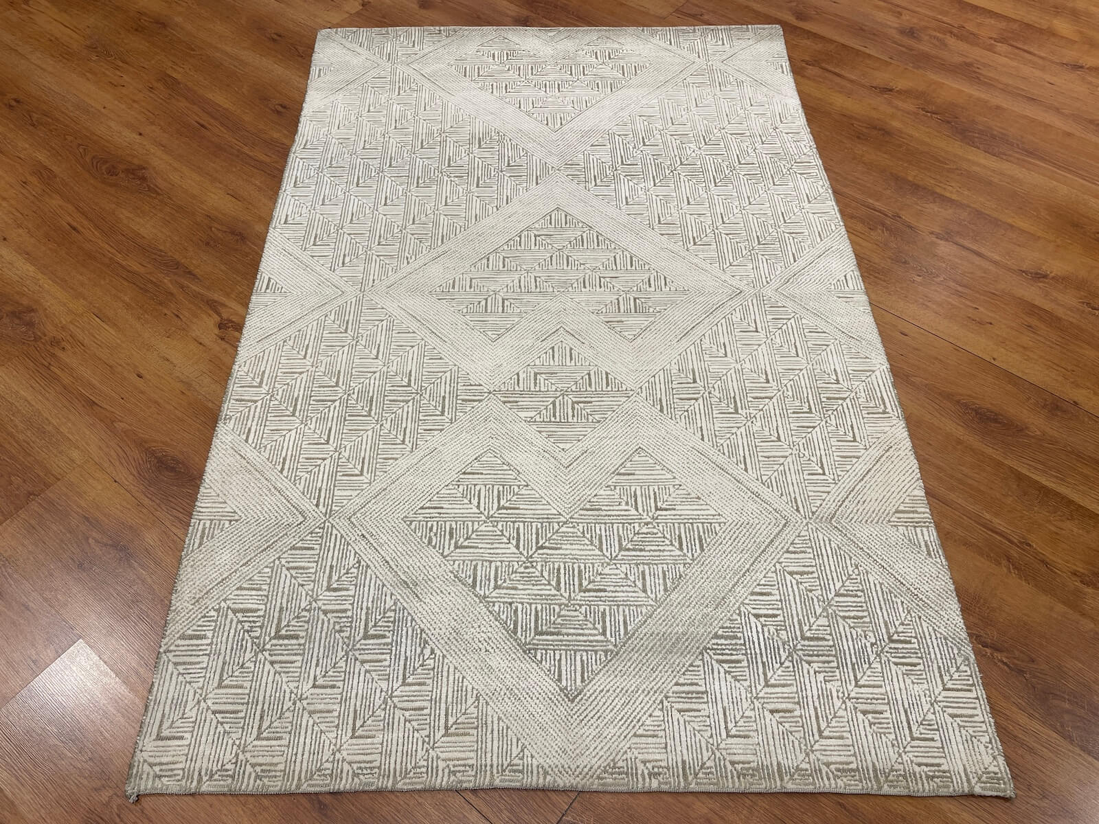 Illusion Bambu Handwoven Rug – 066527 by Camel Carpet