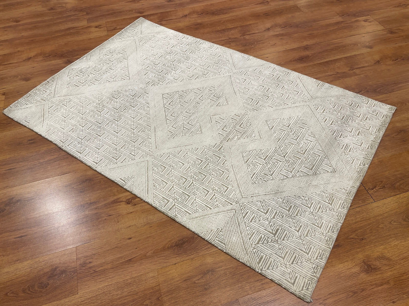 Illusion Bambu Handwoven Rug – 066527 by Camel Carpet