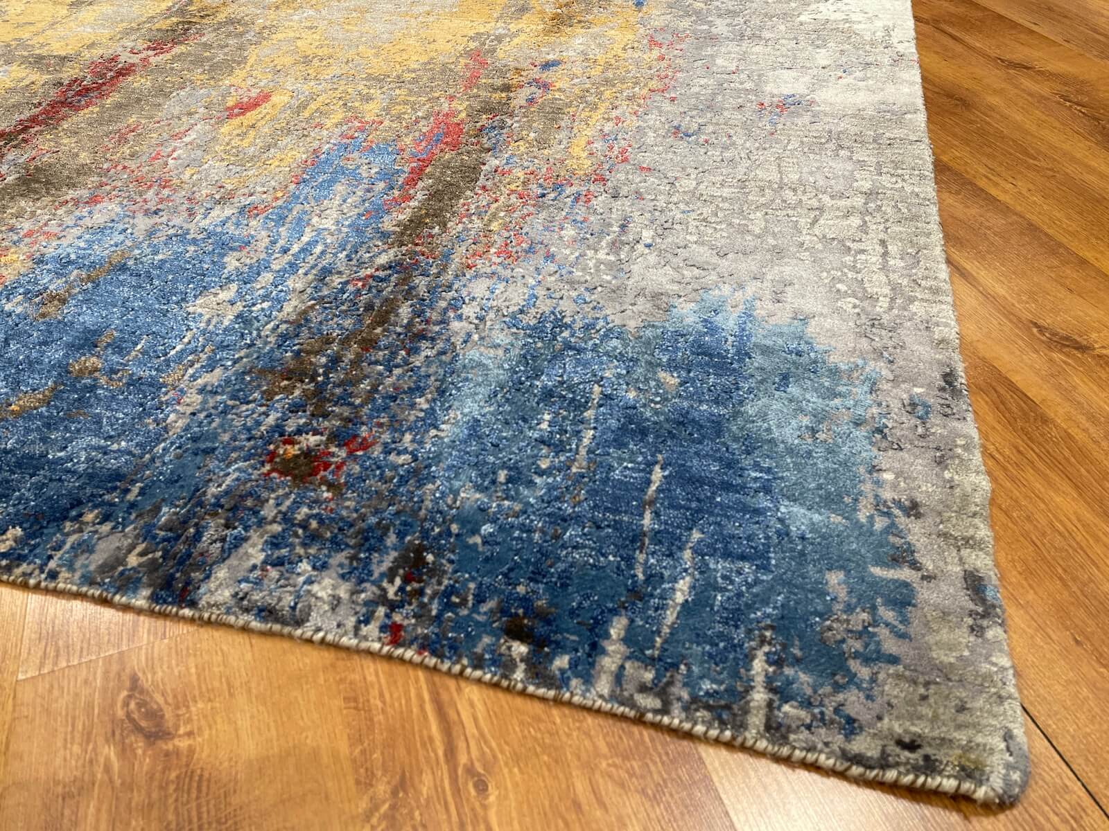 Illusion Bambu Handwoven Rug – 066536 by Camel Carpet