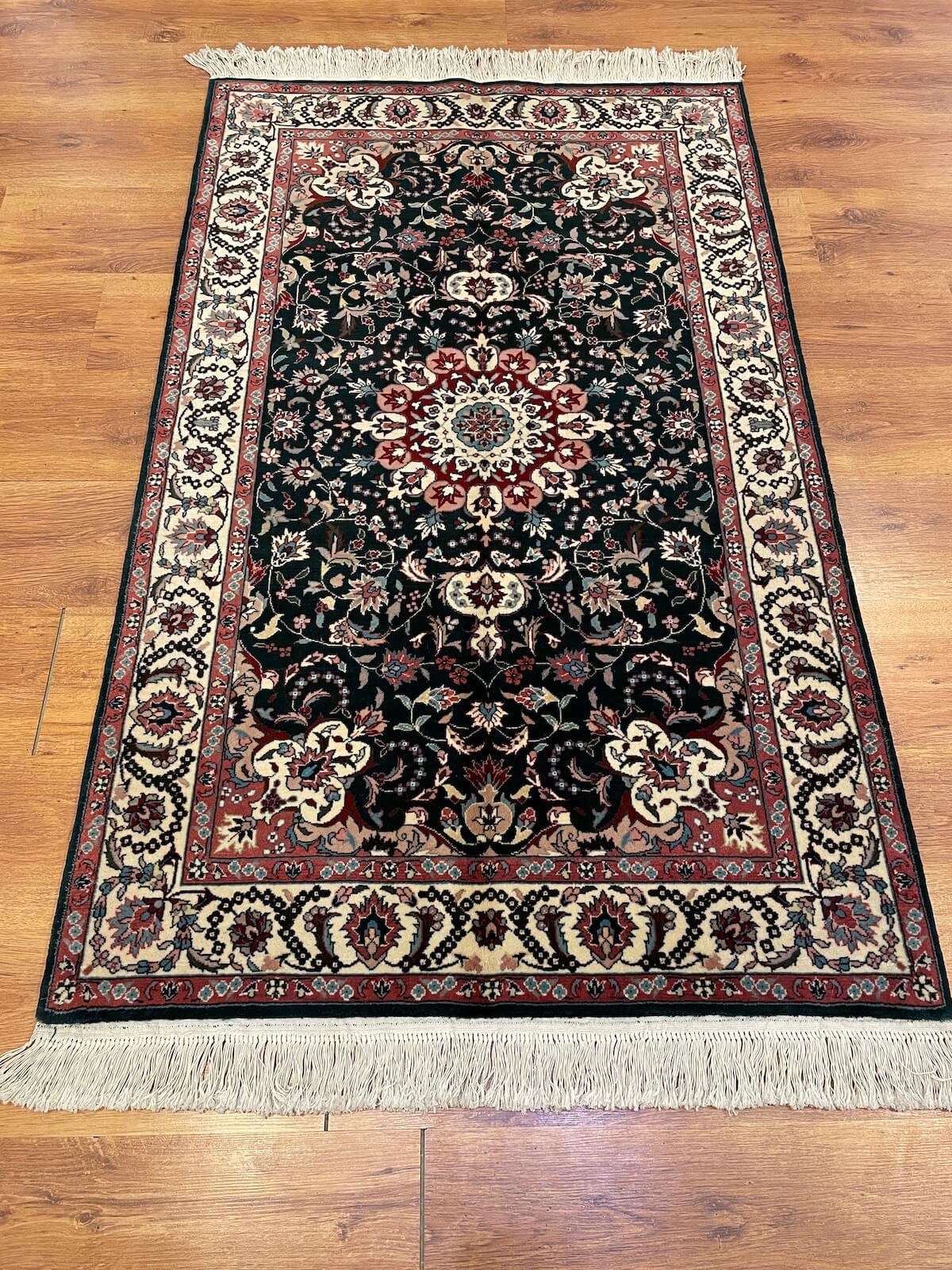 Iran Isfahan Handwoven Rug – 000109 by Camel Carpet