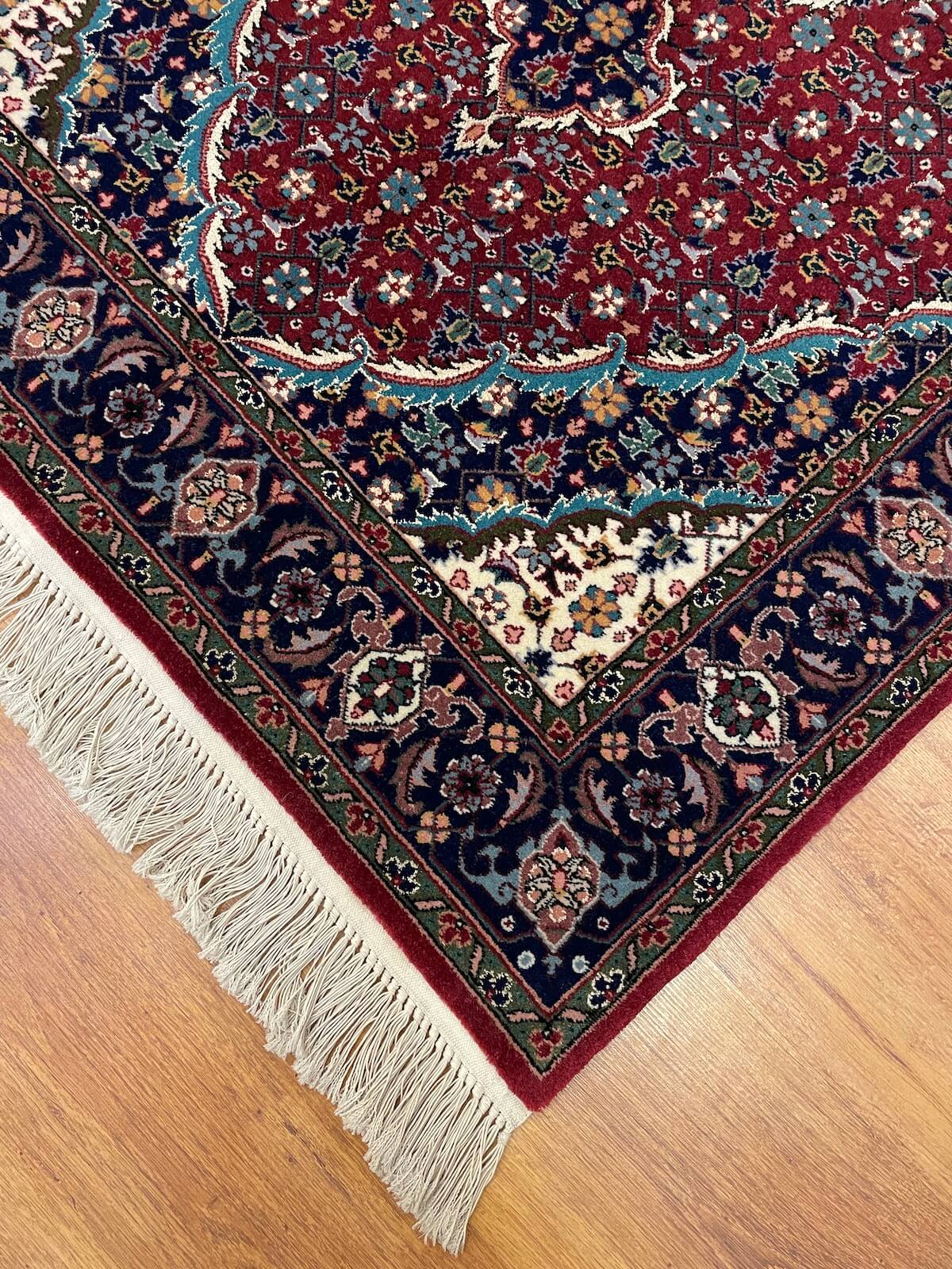 Iran Isfahan Handwoven Rug – 024413 by Camel Carpet