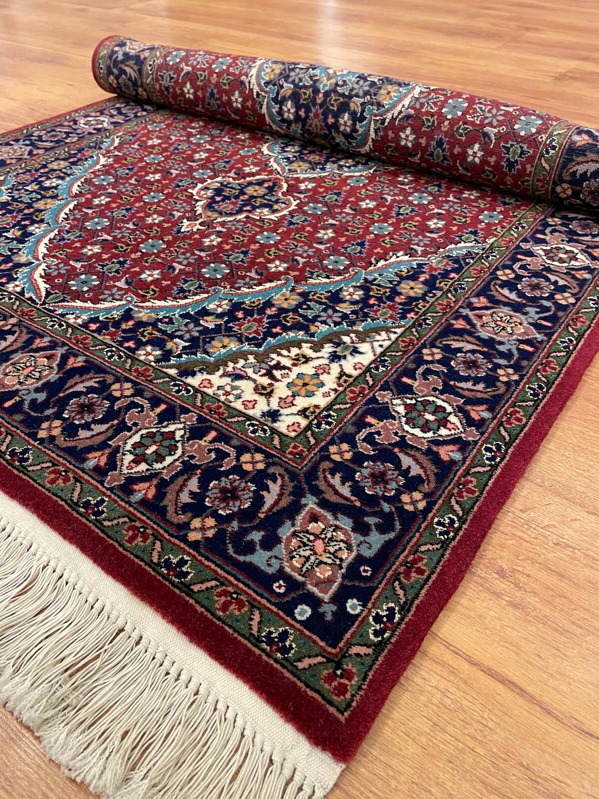 Iran Isfahan Handwoven Rug – 024413 by Camel Carpet