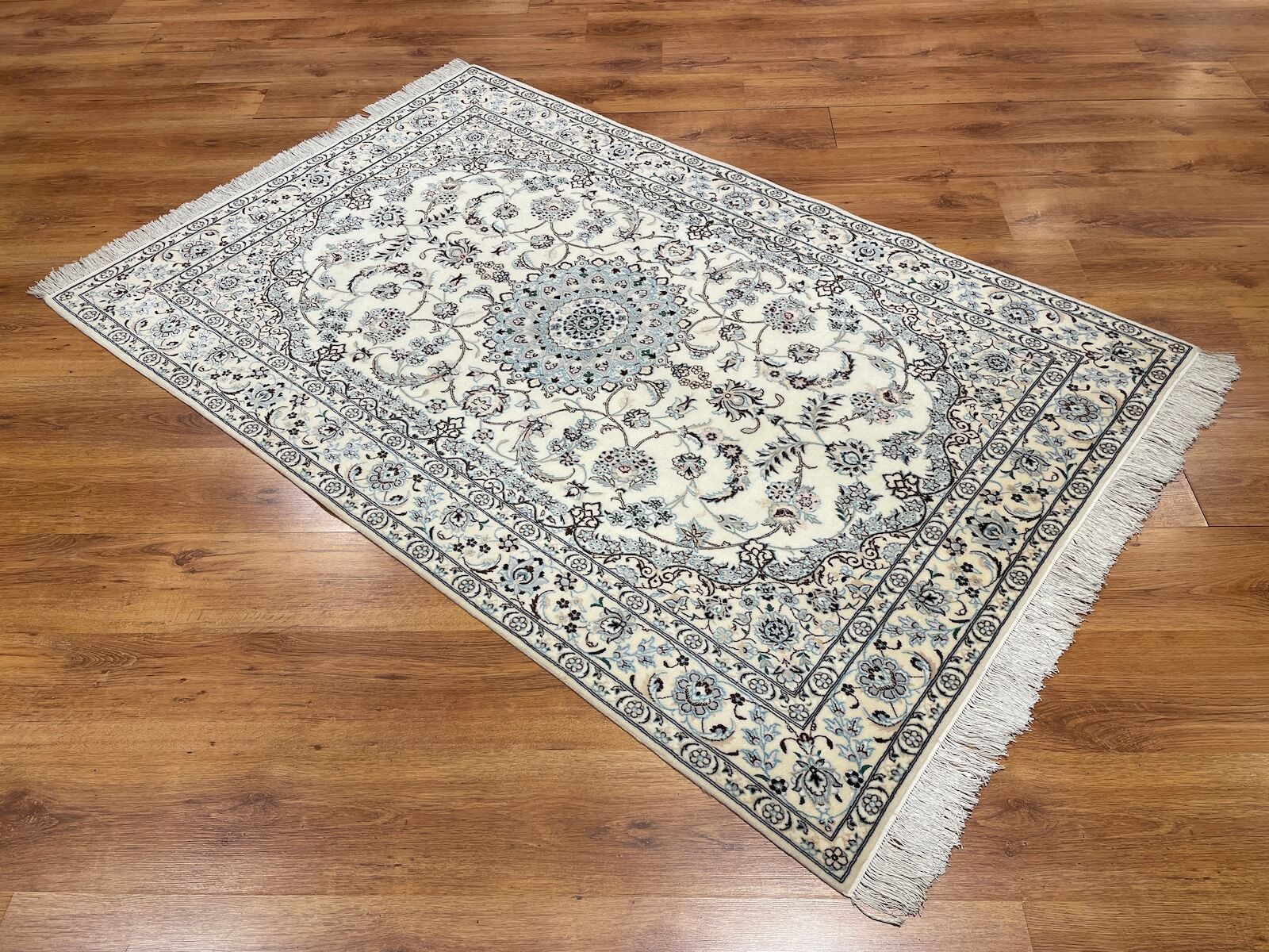 Iran Nain Handwoven Rug – 042172 by Camel Carpet