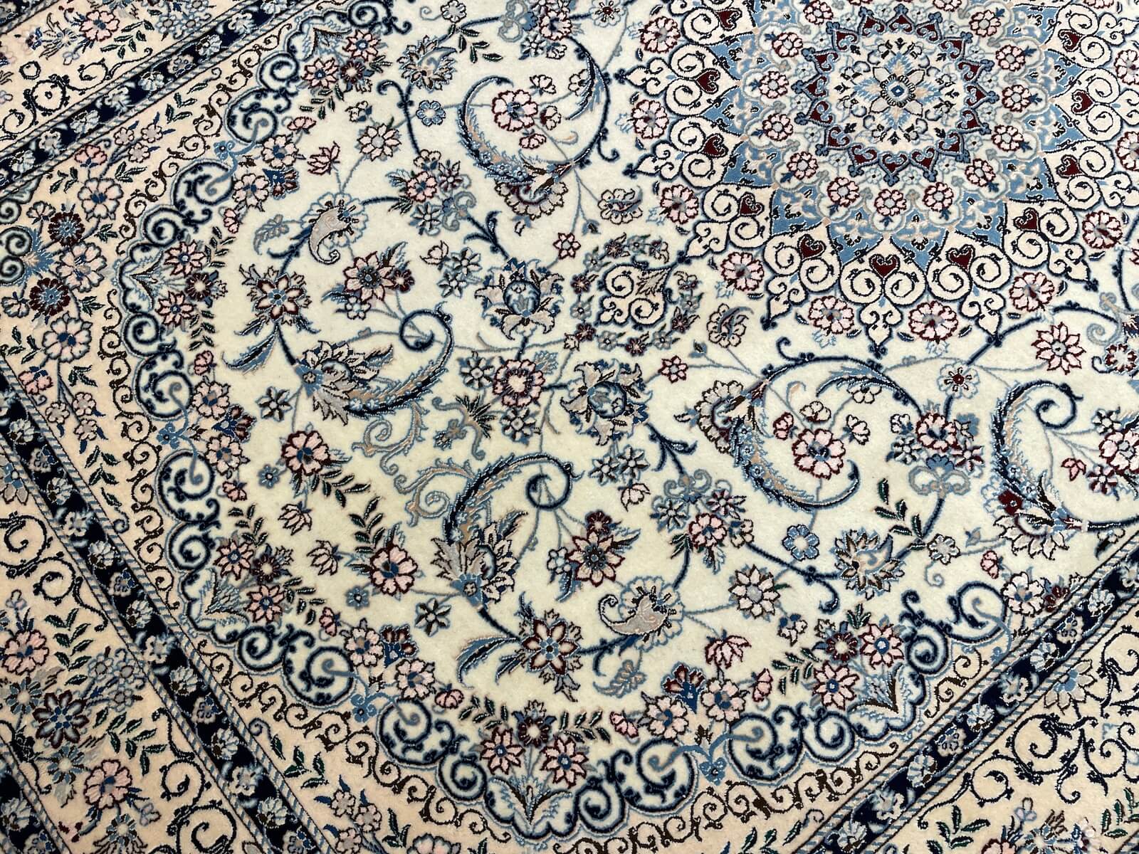 Iran Nain Handwoven Rug – 042173 by Camel Carpet