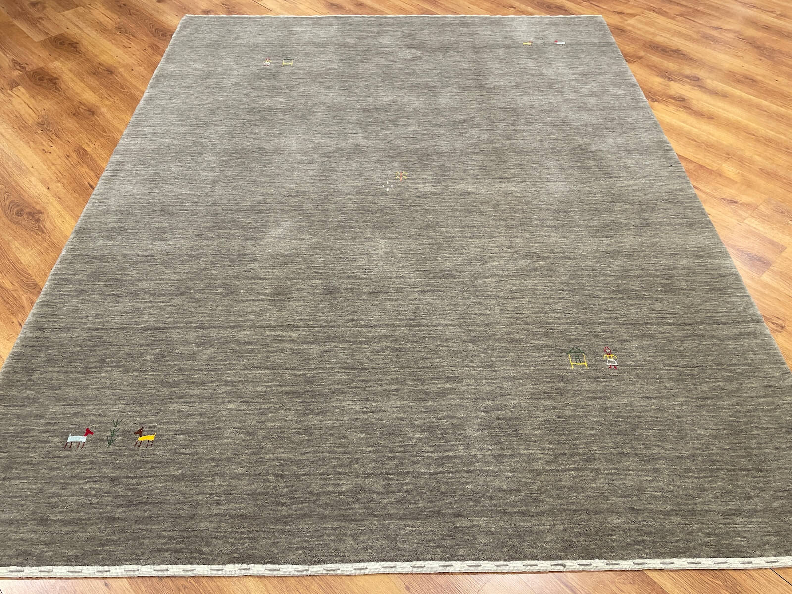 Lori Handwoven Gray Wool Rug – 200X250 by Camel Carpet