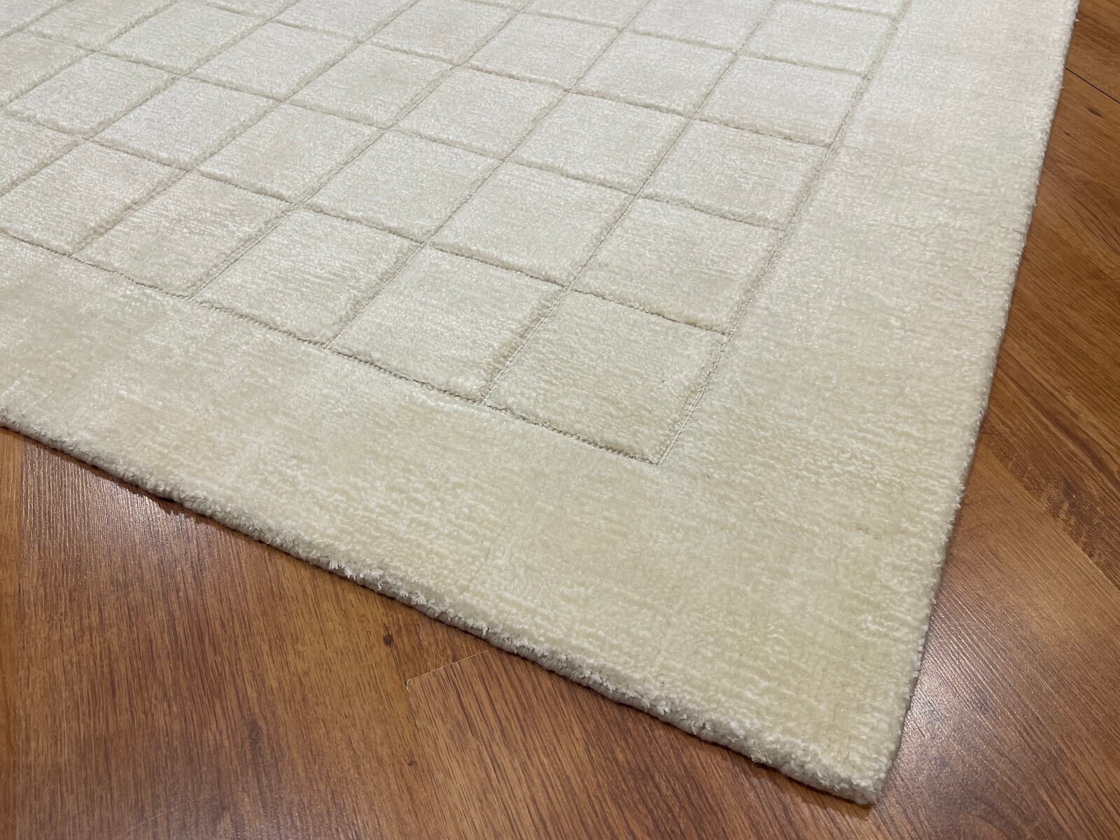 Lori Handwoven Cream Wool Rug by Camel Carpet