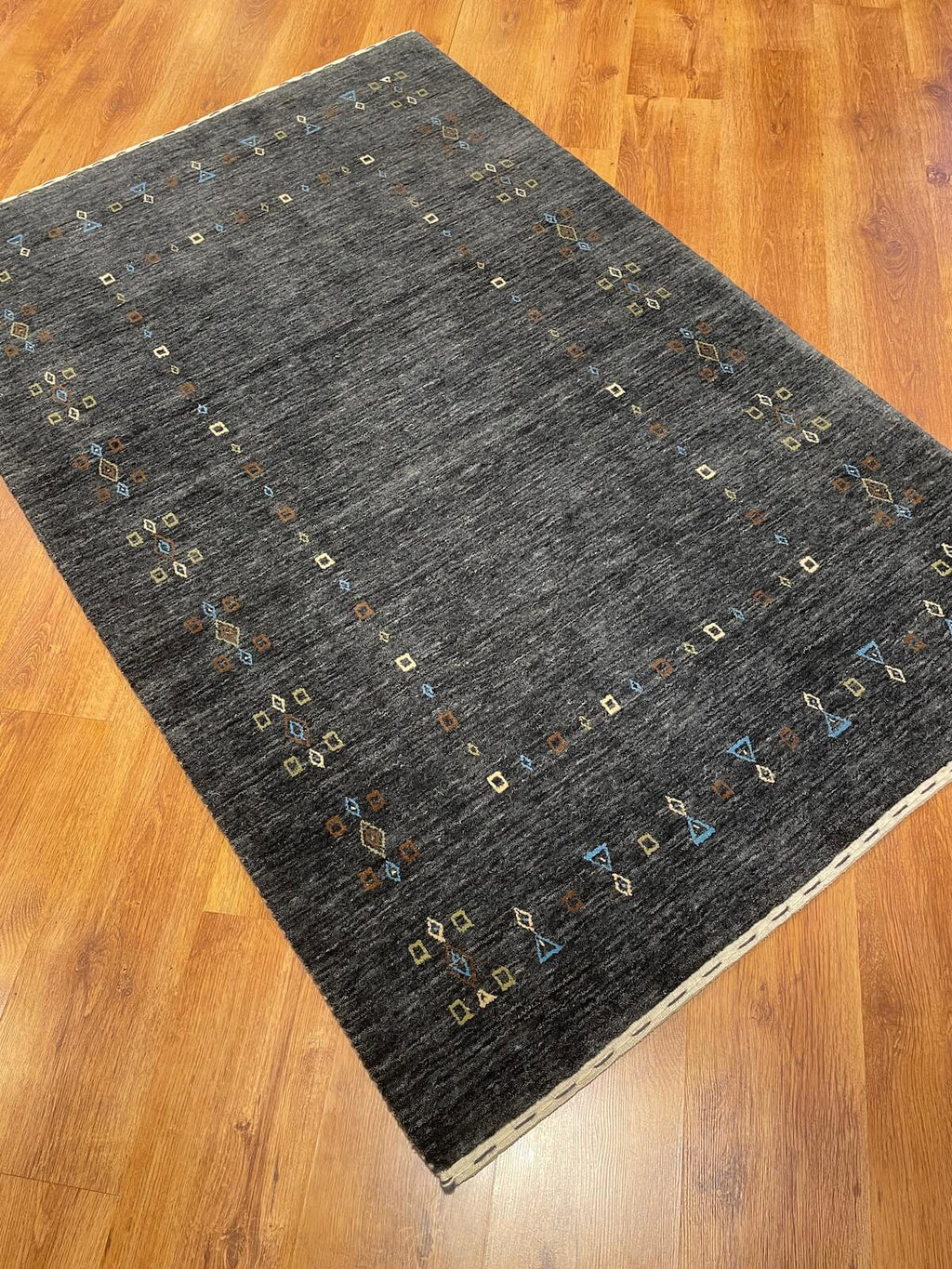 Lori Handwoven Antrasit Wool Rug – 120X182 by Camel Carpet