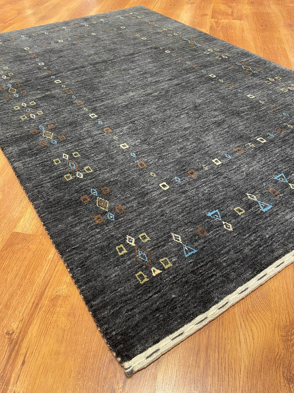 Lori Handwoven Antrasit Wool Rug – 120X182 by Camel Carpet