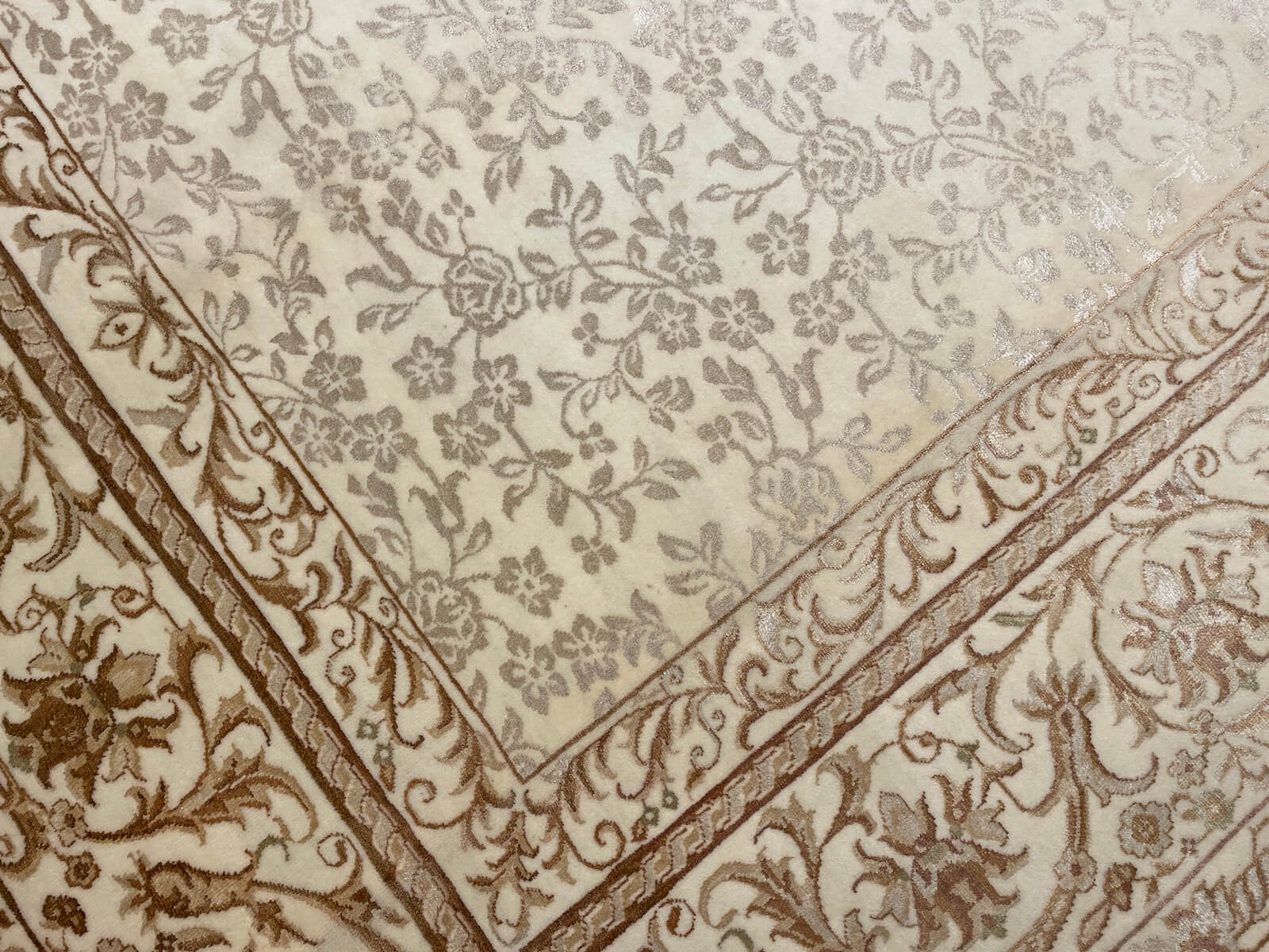 Mahidevran Silk-Blend Usak Handwoven Rug – 061437 by Camel Carpet