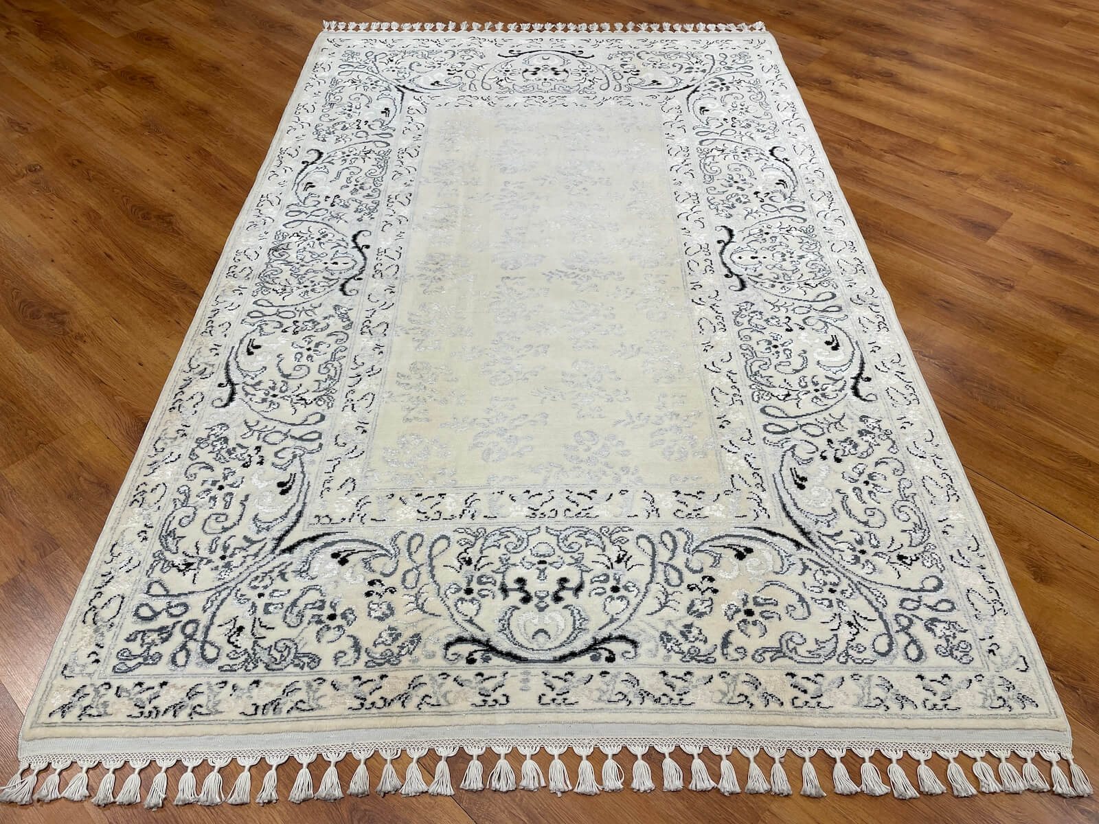 Mahidevran Silk-Blend Usak Handwoven Rug – 080010 by Camel Carpet