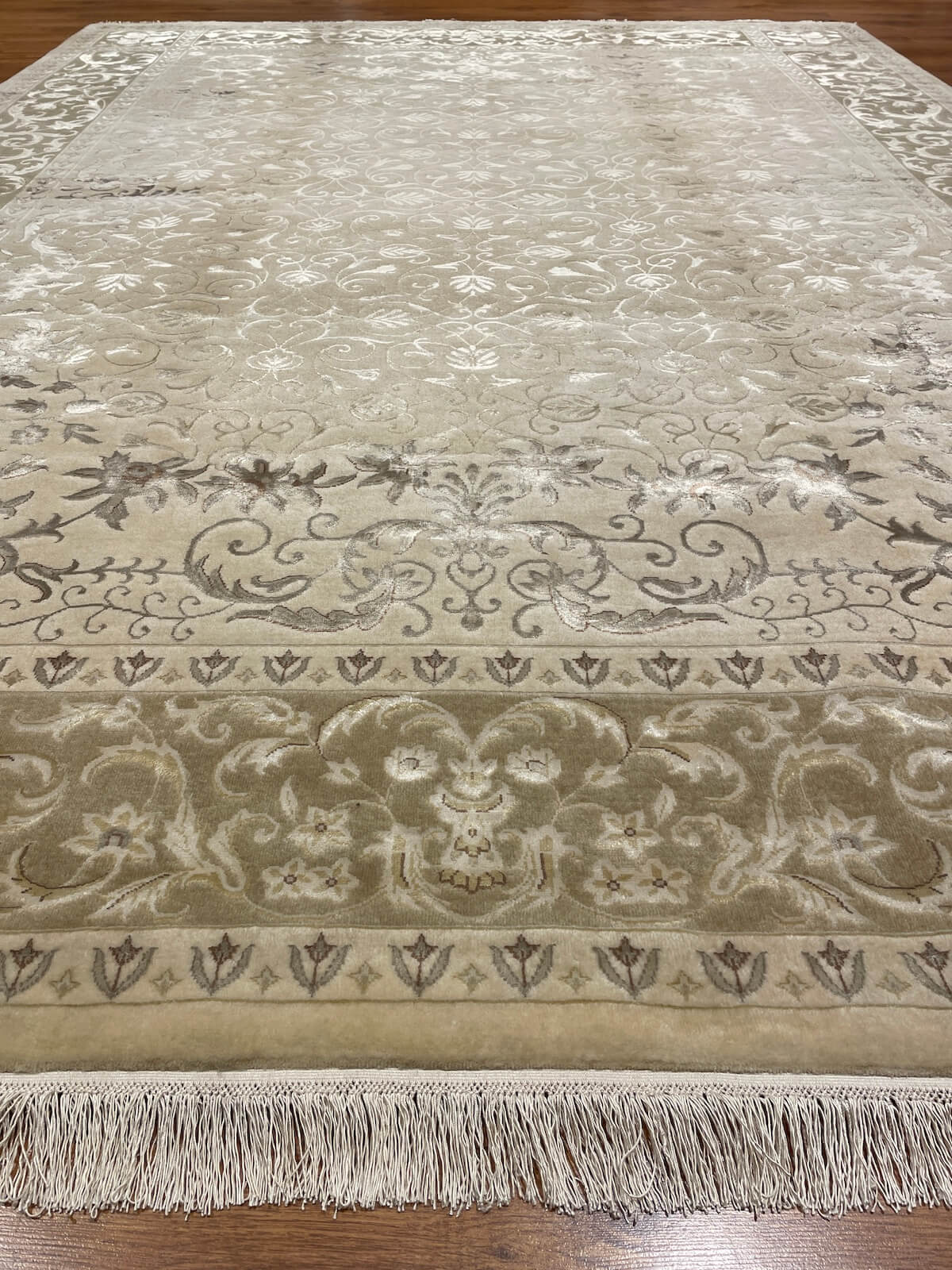 Nazende Silk-Blend Usak Handwoven Rug – 062427 by Camel Carpet
