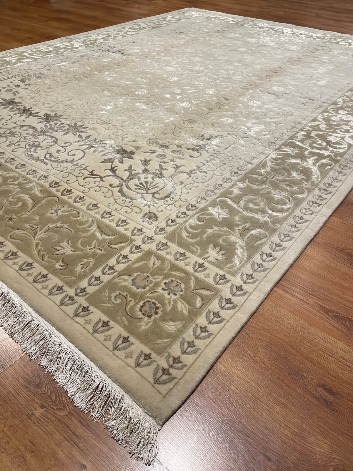 Nazende Silk-Blend Usak Handwoven Rug – 062427 by Camel Carpet