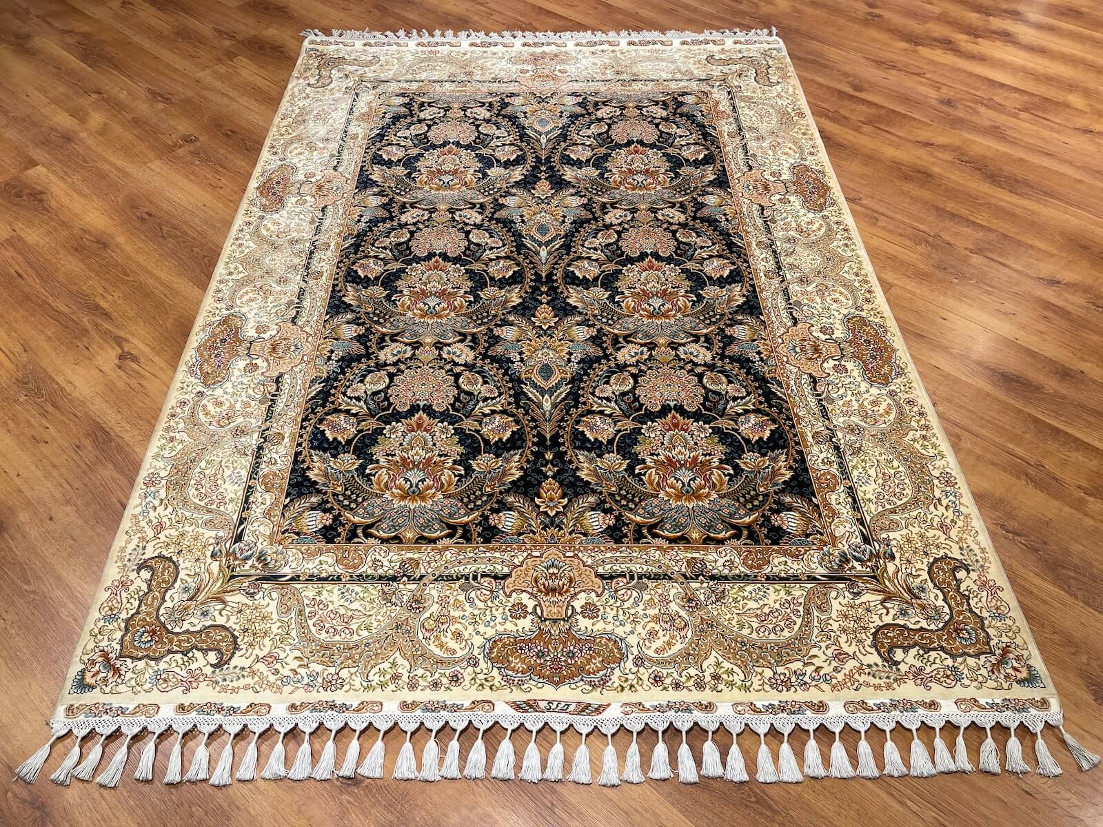 Pure Silk Handwoven Rug – 076082 by Camel Carpet