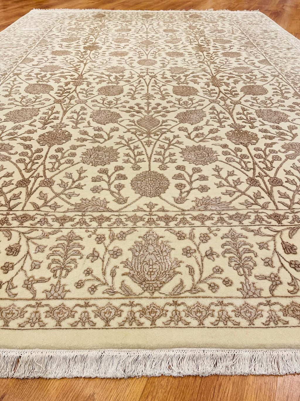 Siraze Silk-Blend Usak Handwoven Rug – 055110 by Camel Carpet