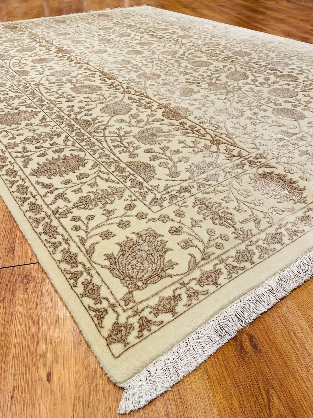 Siraze Silk-Blend Usak Handwoven Rug – 055110 by Camel Carpet