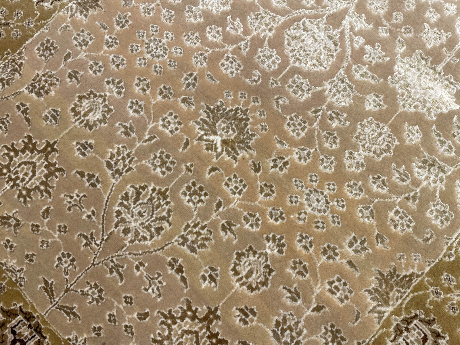 Siraze Silk-Blend Usak Handwoven Runner Rug – 064000 by Camel Carpet