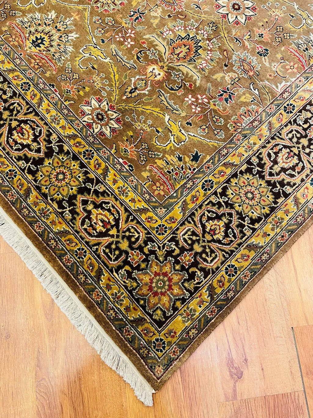 Siraze Usak Handwoven Rug – 037498 by Camel Carpet