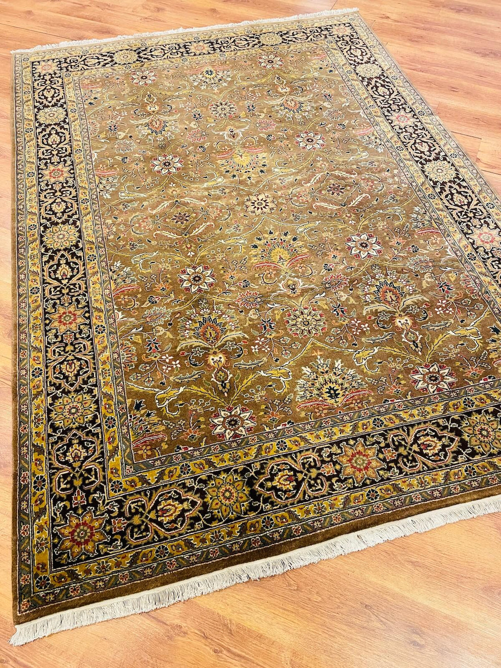 Siraze Usak Handwoven Rug – 037498 by Camel Carpet
