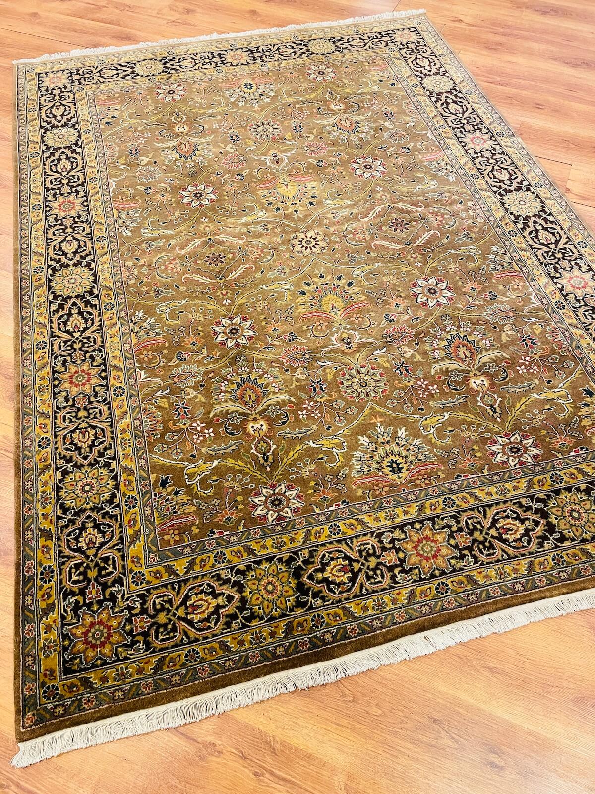 Siraze Usak Handwoven Rug – 037498 by Camel Carpet