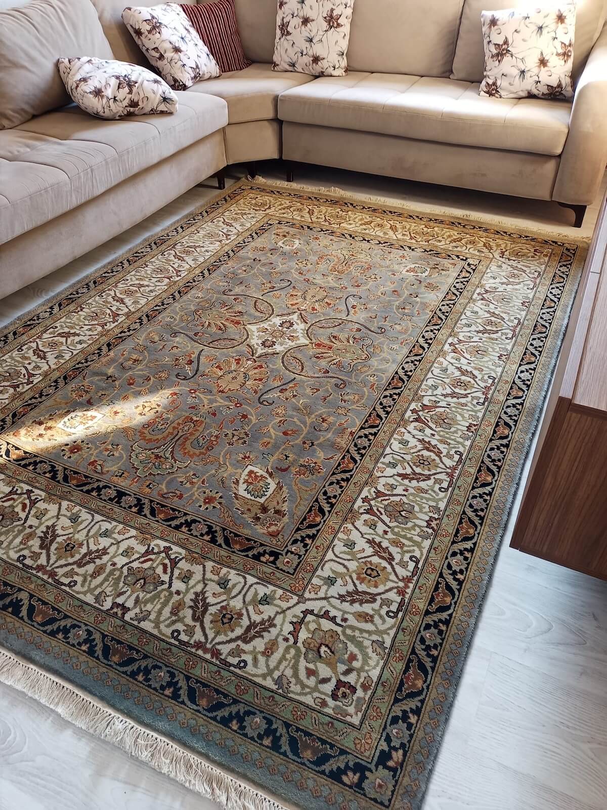 Siraze Usak Handwoven Rug – 194X282 by Camel Carpet