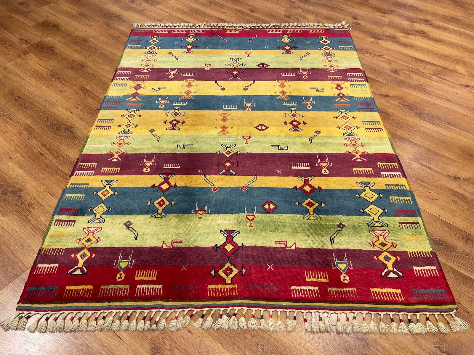 Sivas Shawl Pattern Handwoven Rug – 053477 by Camel Carpet