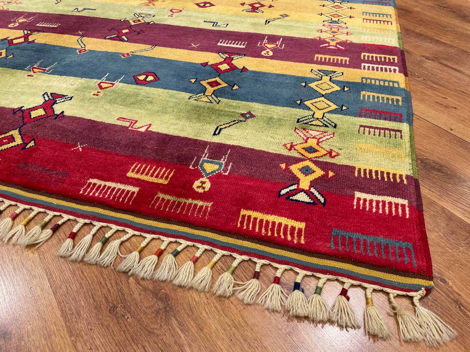 Sivas Shawl Pattern Handwoven Rug – 053477 by Camel Carpet