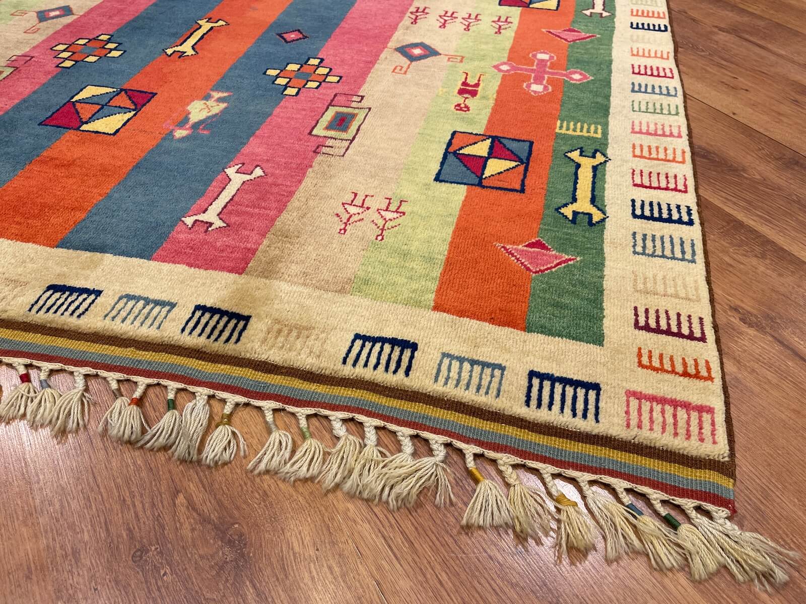 Sivas Shawl Pattern Handwoven Rug – 053637 by Camel Carpet