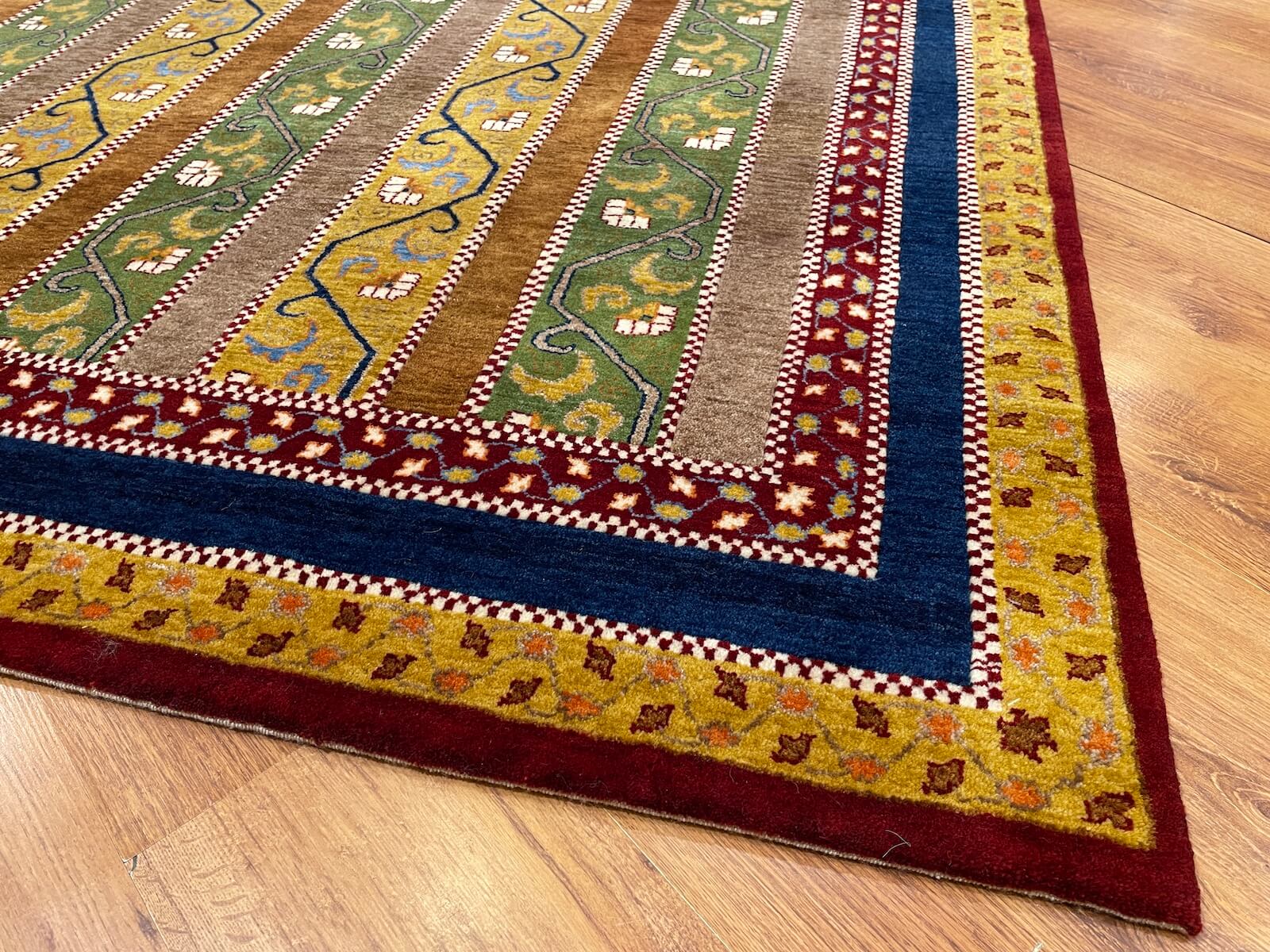 Sivas Shawl Pattern Handwoven Rug – 060962 by Camel Carpet