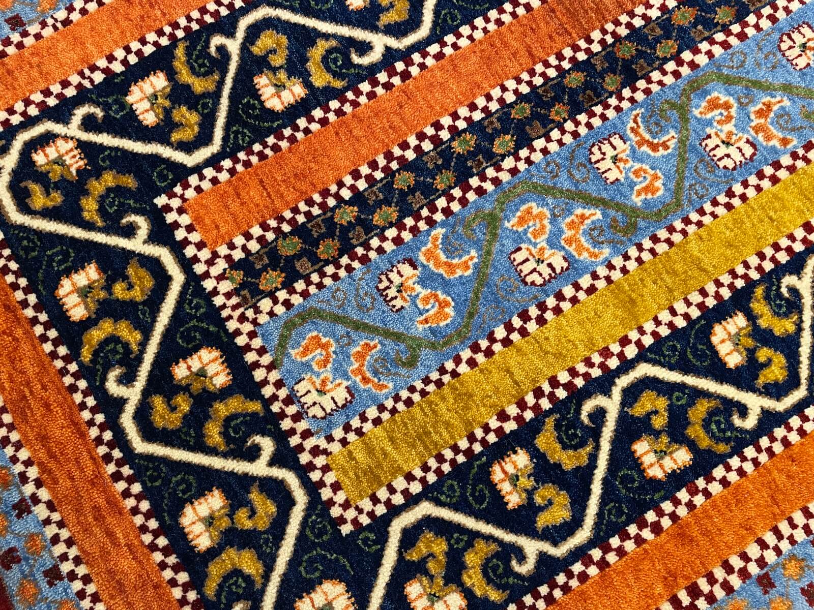 Sivas Shawl Pattern Handwoven Rug – 082681 by Camel Carpet